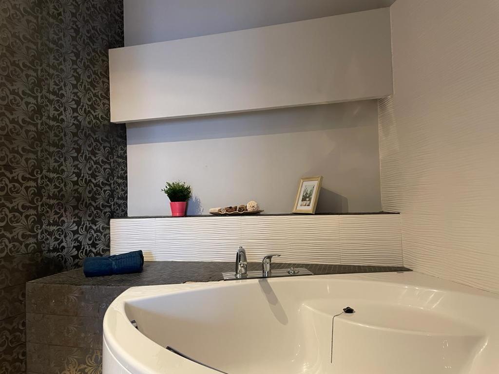 By La Rambla Rooms Barcelona Exterior photo