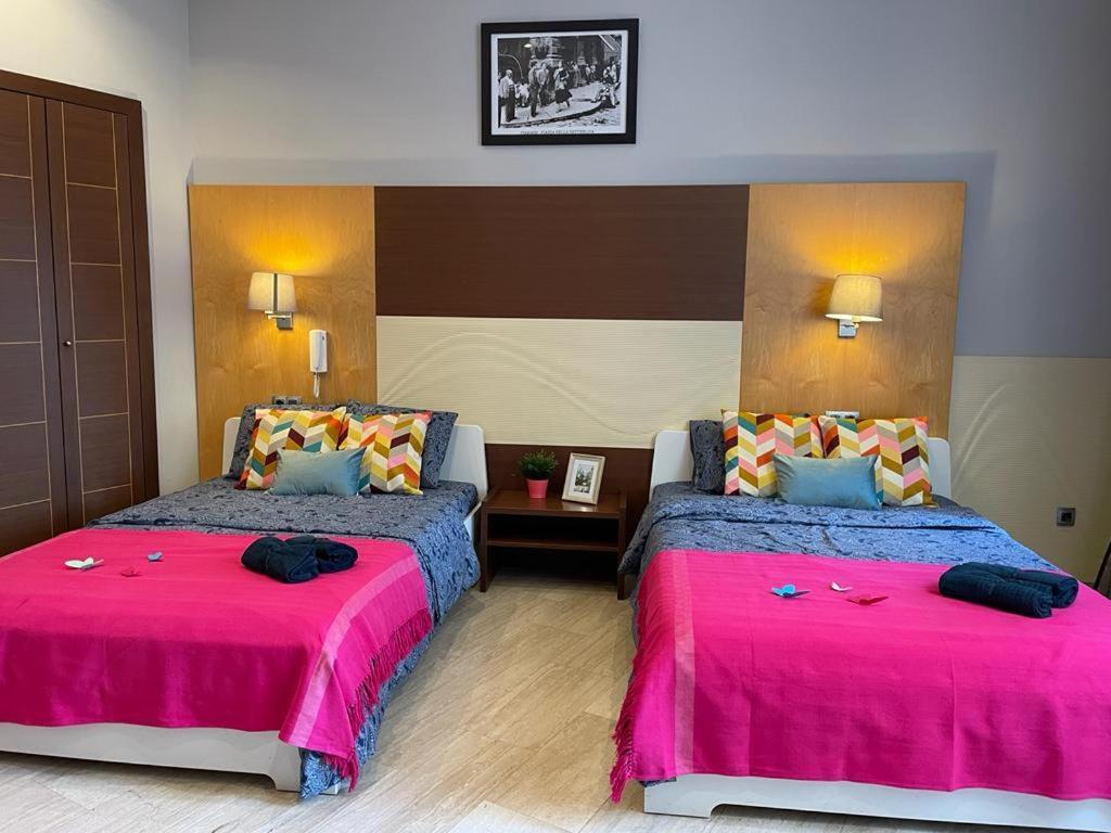 By La Rambla Rooms Barcelona Exterior photo